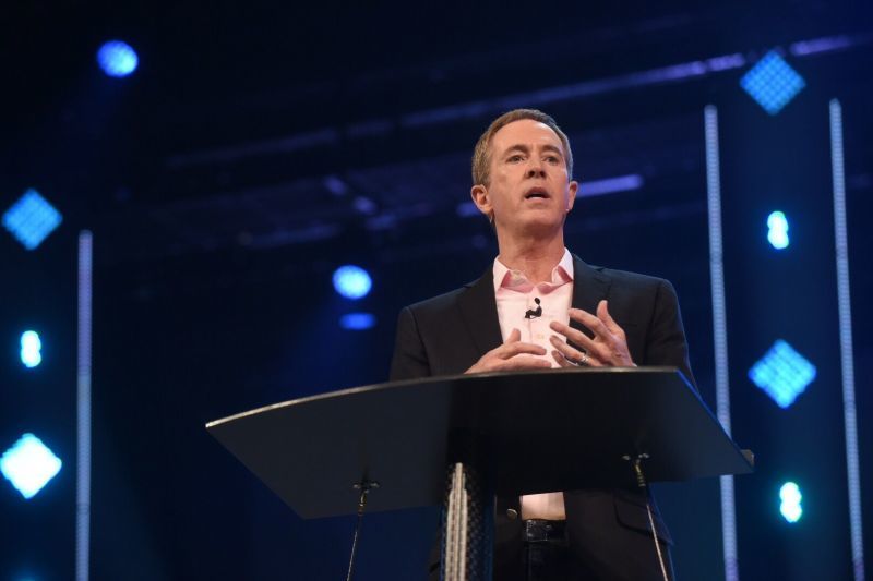 Andy Stanley et la Conférence Inconditionnelle suscitent la confusion et affirment que les frontières sont « floues » en matière de sexualité
