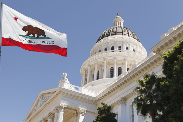 Des parents chrétiens poursuivent la Californie en justice pour interdiction de l&rsquo;enseignement religieux dans les écoles à charte