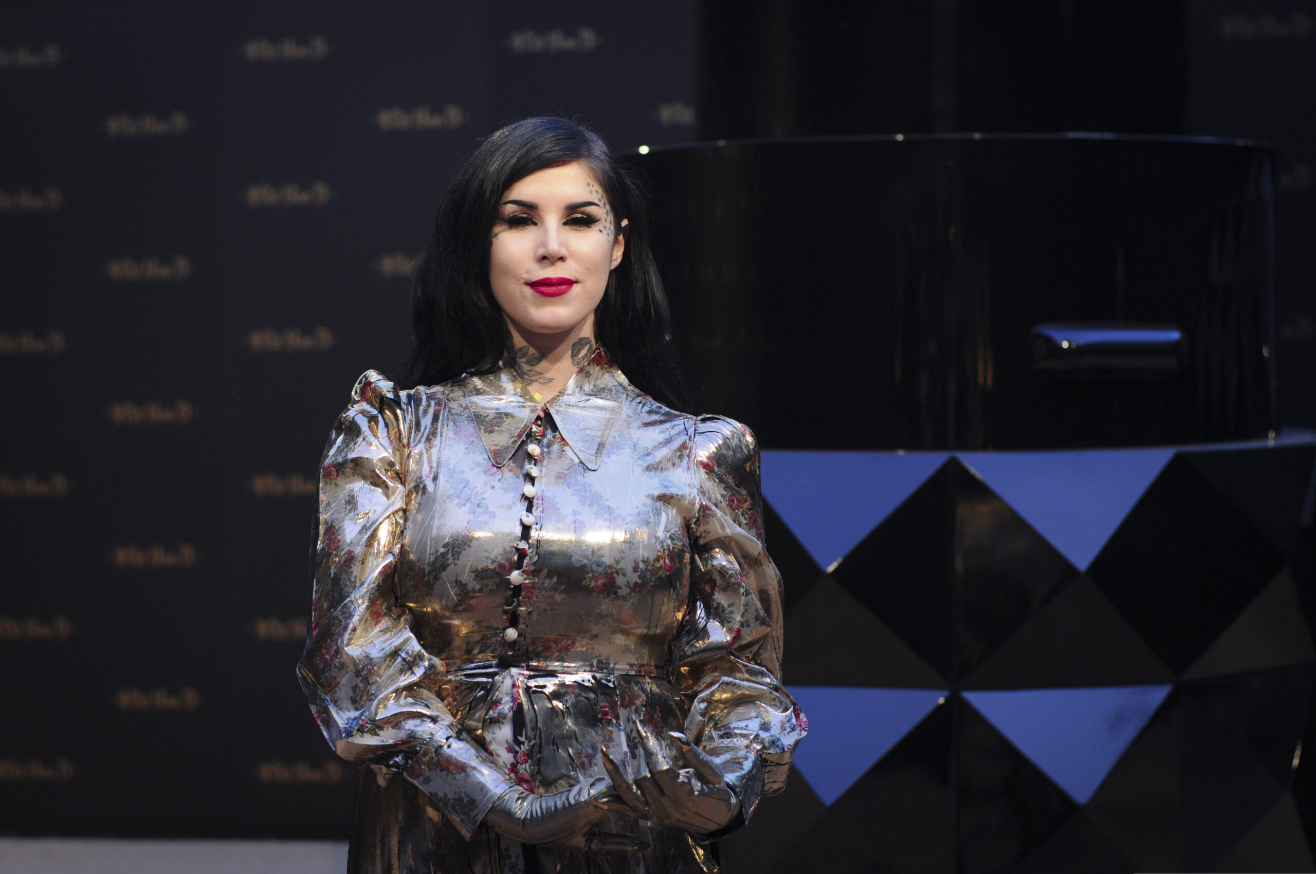 Kat Von D se fait baptiser 1 an après avoir renoncé à la sorcellerie, l'occulte
