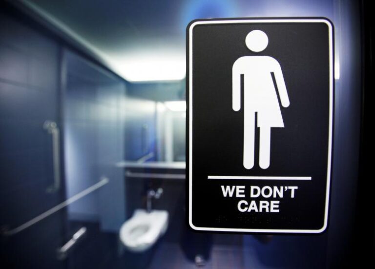 Le juge confirme la loi de l&rsquo;Idaho interdisant aux étudiants biologiques de sexe masculin d&rsquo;utiliser les toilettes des filles