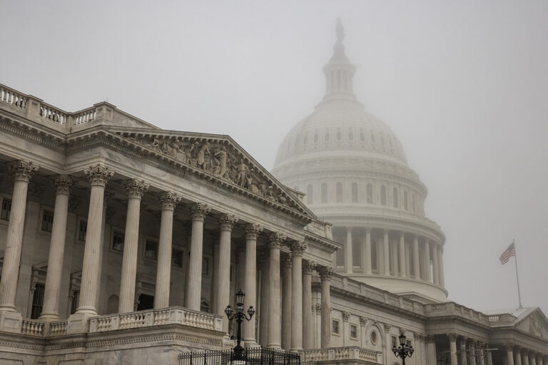 Le représentant Tom Emmer se retire de la course à la présidence de la Chambre face à l&rsquo;opposition de Trump