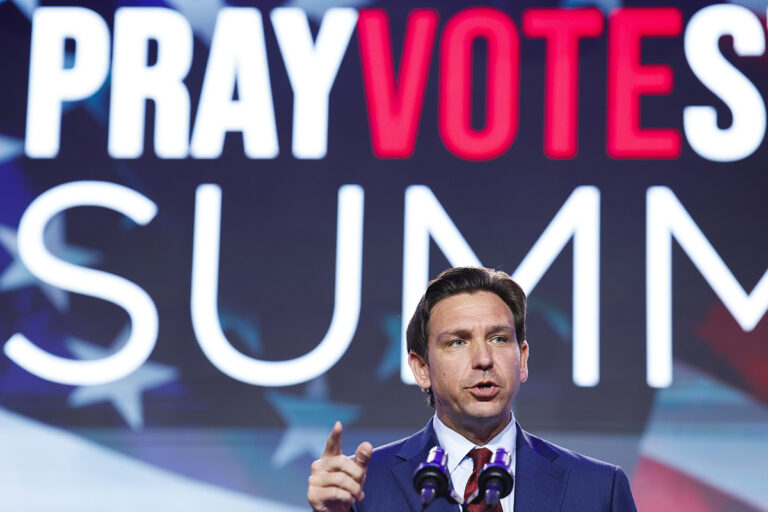 Les électeurs choisissent la Floride plutôt que la Californie, DeSantis plutôt que Newsom : sondage