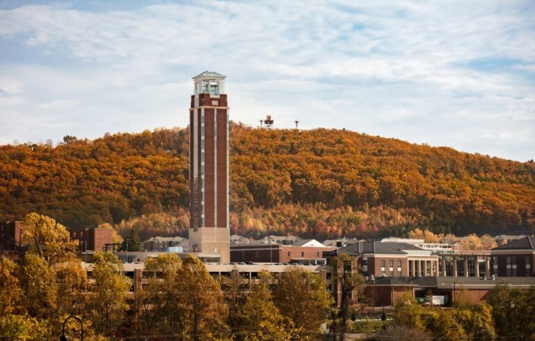 Les survivants du viol de Liberty U appellent les accréditeurs à placer l&rsquo;école en probation pour violations présumées de la loi Clery