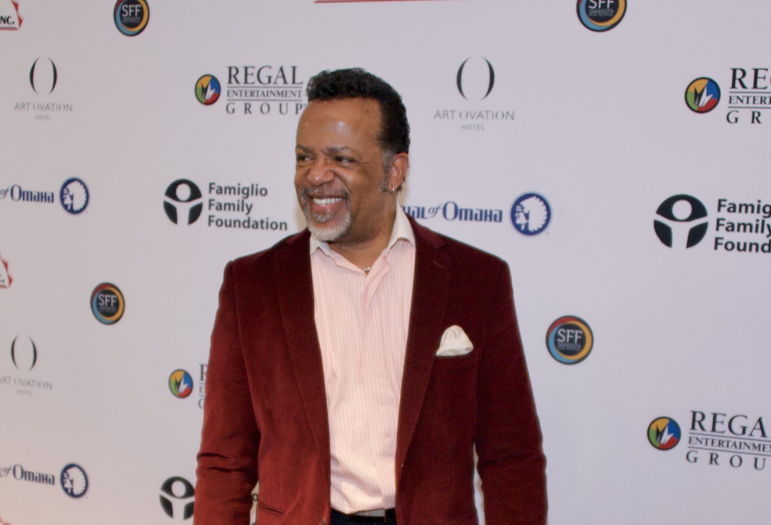L'ex-femme de Carlton Pearson demande au « peuple de Dieu » de préparer les cœurs « à le libérer »