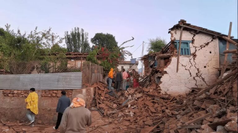 Au moins 20 églises détruites alors que le séisme au Népal fait plus de 150 morts