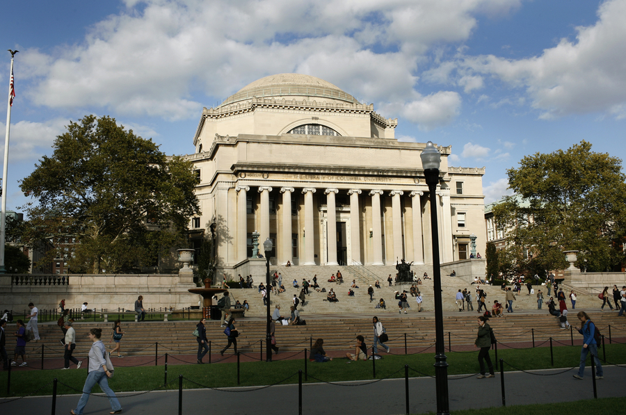 L'université de Columbia suspend les groupes d'étudiants anti-israéliens ; Un membre juif du conseil d’administration démissionne pour des raisons de sécurité