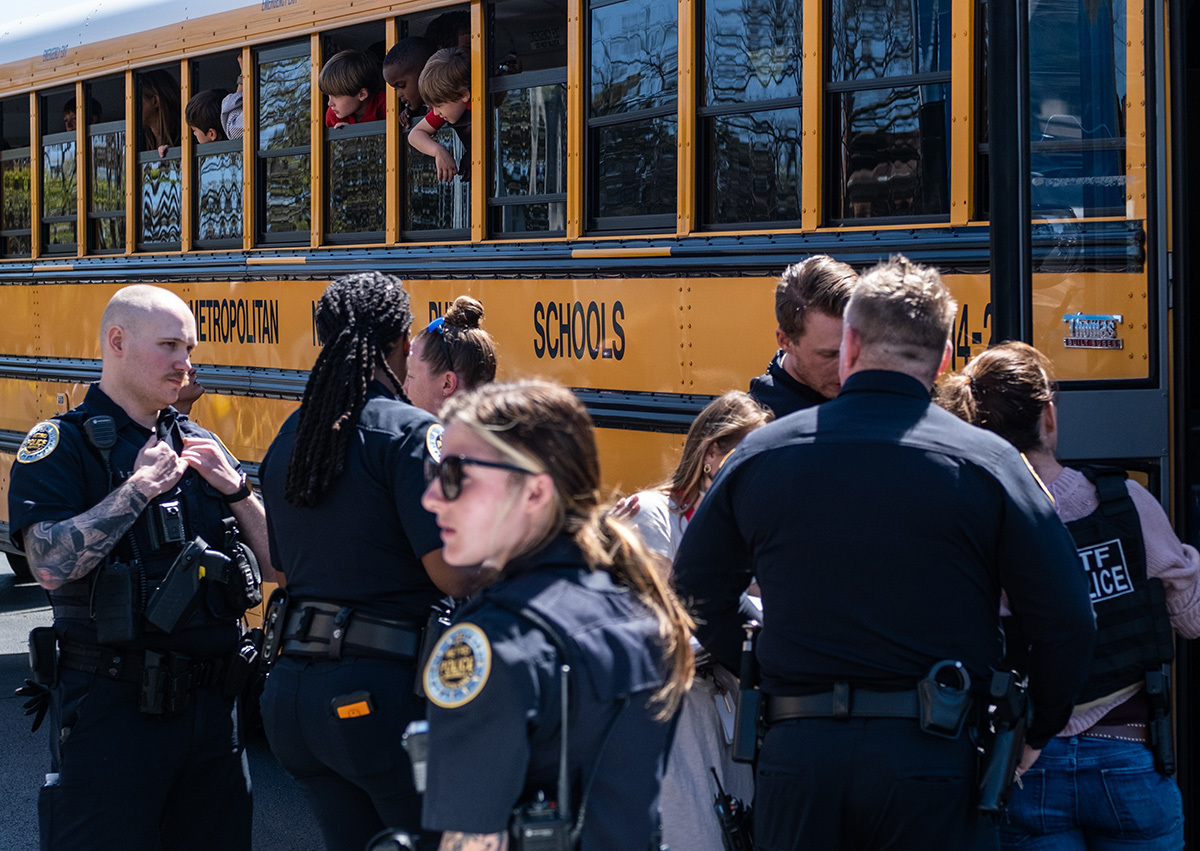 7 détectives de Nashville suspendus après la fuite du manifeste du tireur d'une école chrétienne trans-identifié