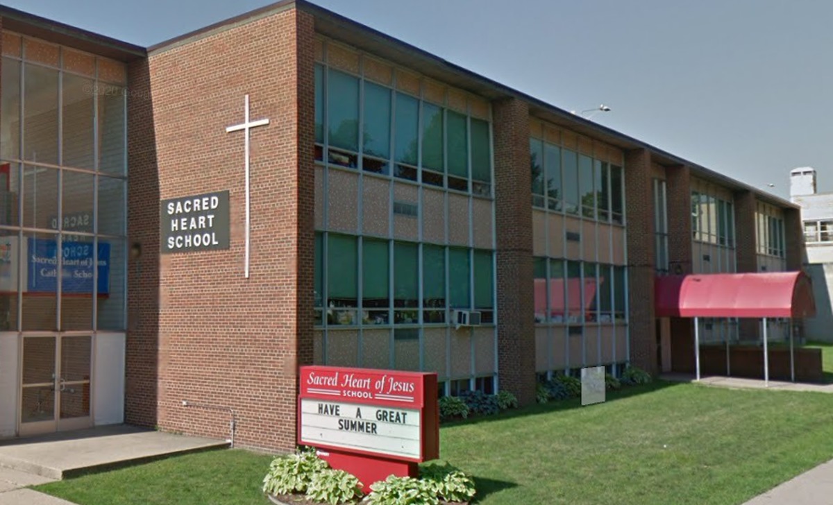 Des groupes juifs et musulmans soutiennent les protections religieuses alors qu'une école catholique conteste la loi LGBT