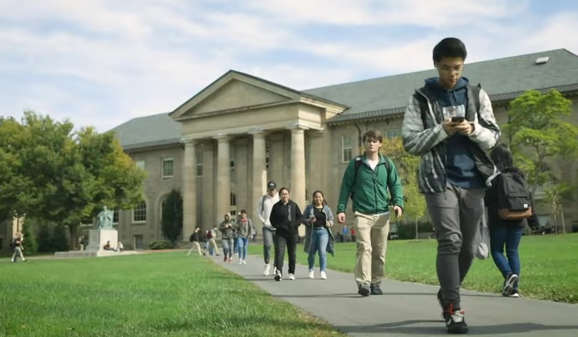 Un étudiant de l’Université Cornell arrêté et inculpé pour avoir menacé de tuer des étudiants juifs