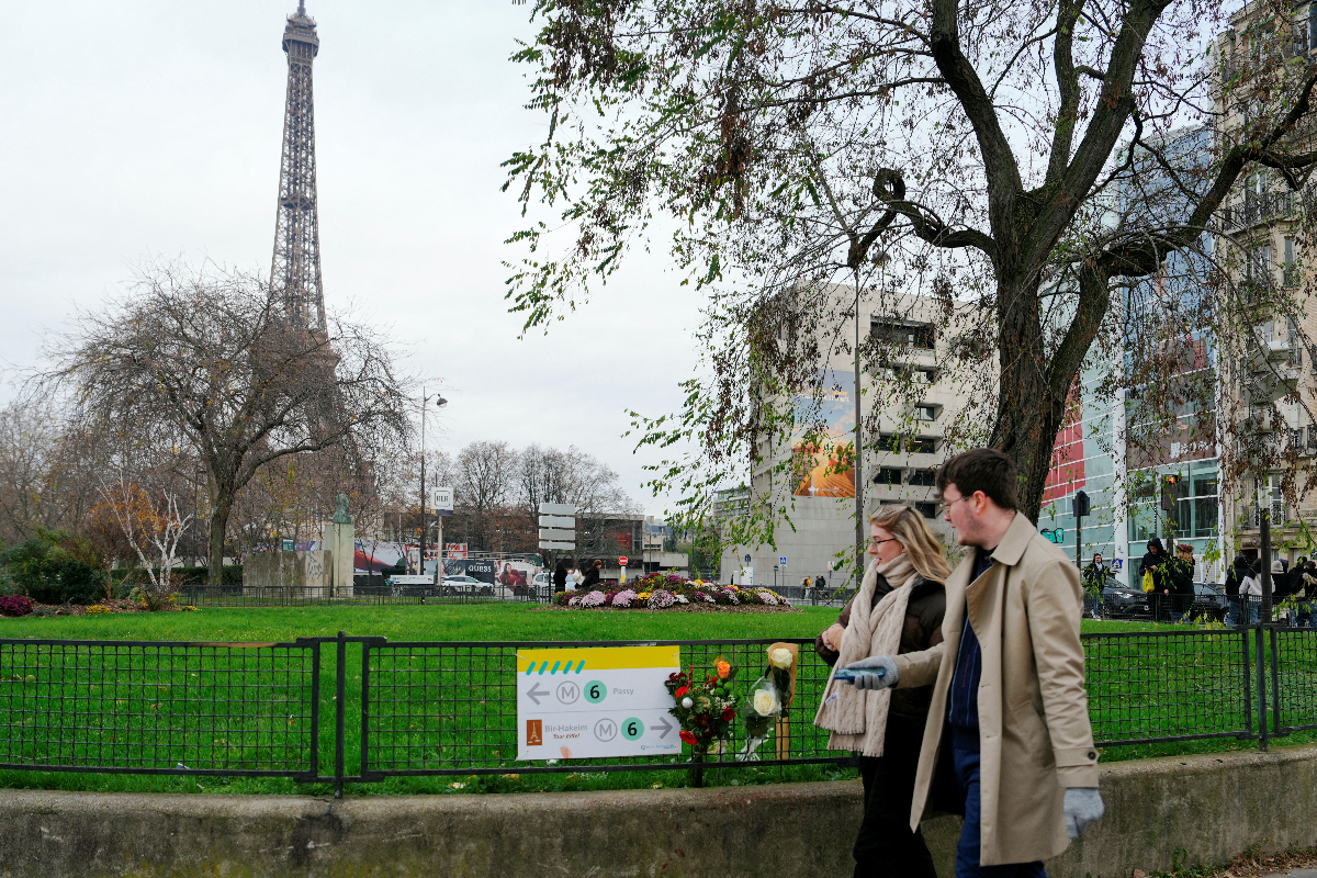 Le suspect de l'attentat à Paris a prêté allégeance à l'Etat islamique et a été libéré après un autre complot terroriste