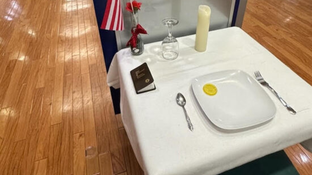 Un établissement du Kentucky VA retire la Bible de la table des prisonniers de guerre/MIA après une plainte : « Tarentule sur un gâteau de mariage »