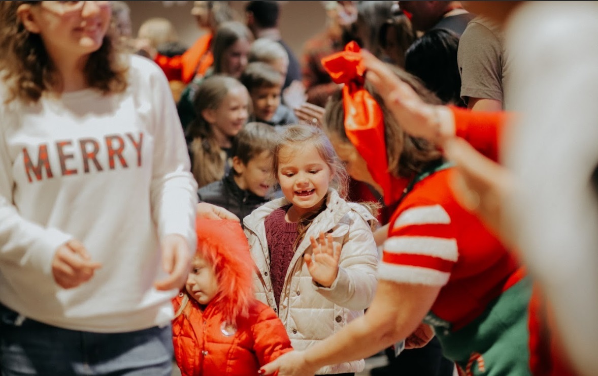 Une méga-église californienne accueillera un événement de Noël pour les familles dans le besoin ;  2 000 participants attendus