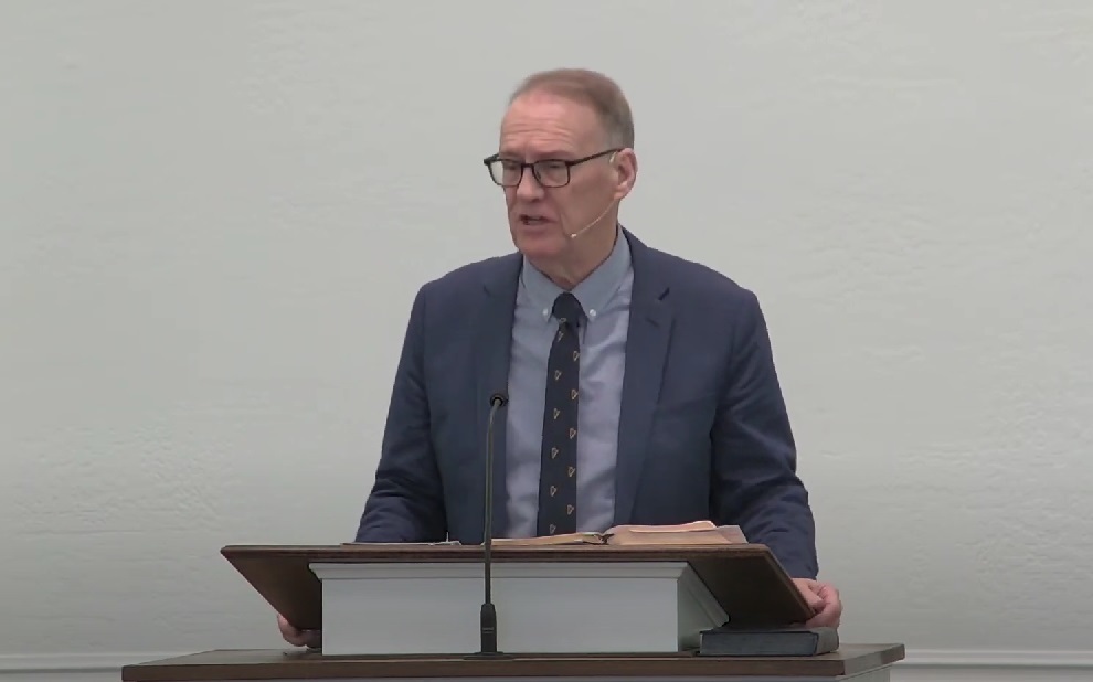 Un pasteur influent de l'Église presbytérienne d'Amérique démissionne des années après son arrestation pour « conduite personnelle »