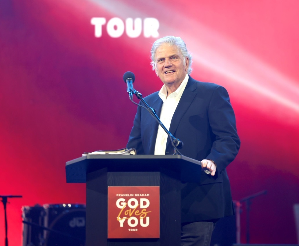 Franklin Graham dit que le pape François n'a pas le droit de bénir « ce que Dieu appelle péché »