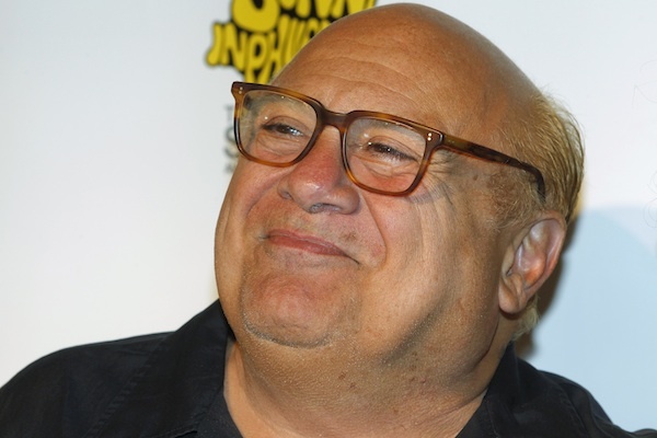 Danny DeVito dit que la paternité l'a inspiré à jouer dans des films familiaux : "C'est pourquoi nous le faisons"