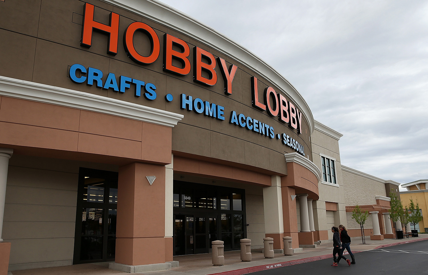Hobby Lobby donne « gloire au roi nouveau-né » dans une publicité de Noël à l'échelle nationale