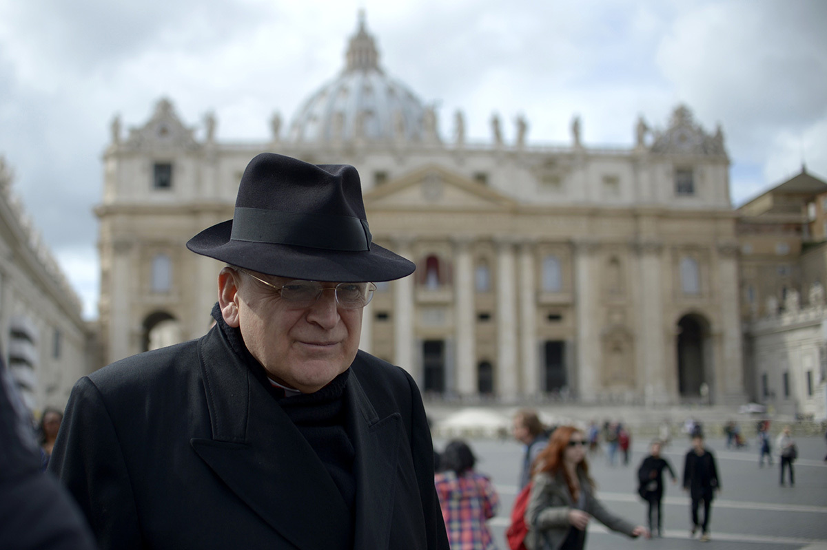 Le cardinal Raymond Burke dit qu'il est « toujours en vie » après sa première rencontre avec le pape François en 7 ans