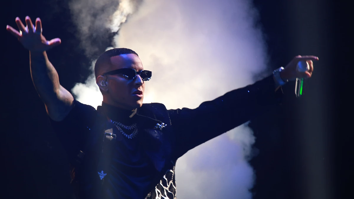 Daddy Yankee dit à ses fans de « suivre Jésus-Christ » lors du dernier concert