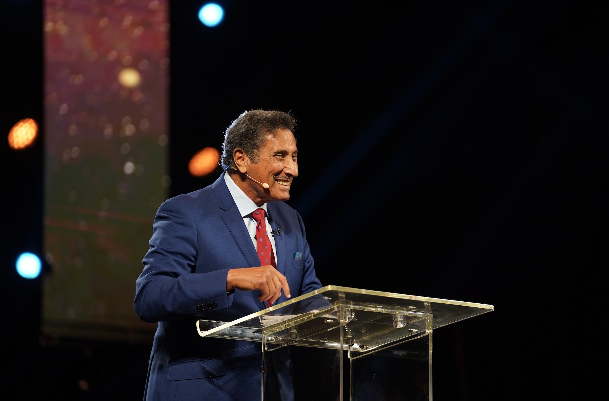 Michael Youssef dit que l'événement d'évangélisation en Egypte a vu des milliers de conversions, discute de la Fin des Temps