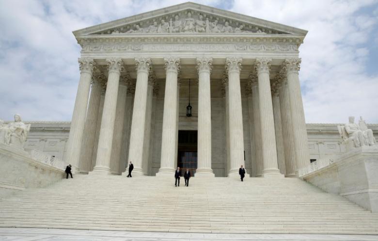 Un homme de Floride plaide coupable d'avoir menacé le juge en chef de la Cour suprême, John Roberts