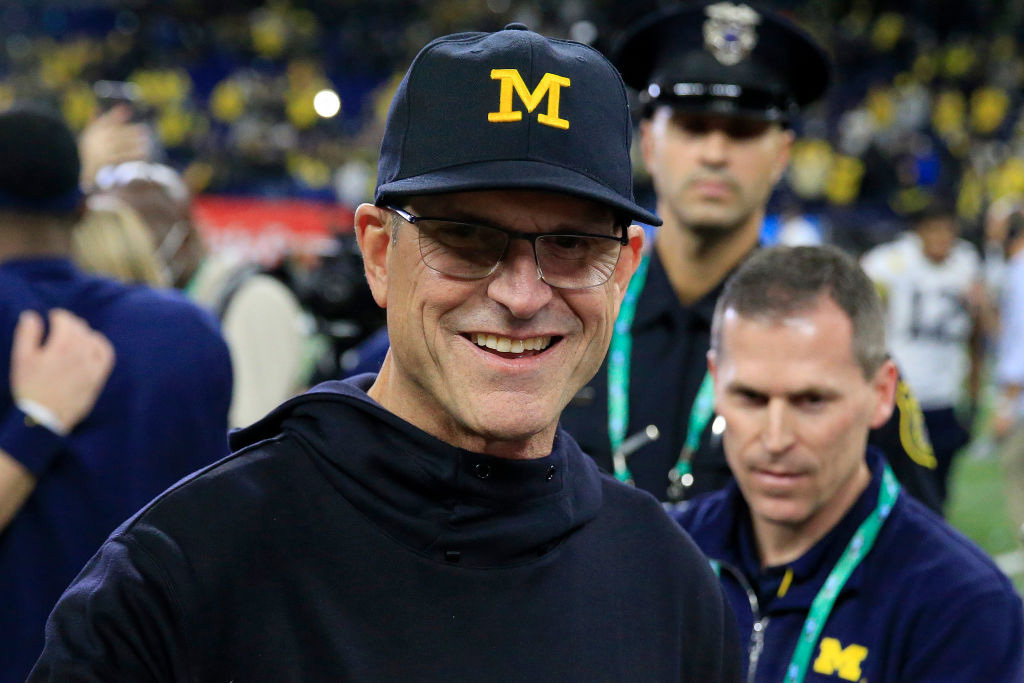 Monsieur.  L'entraîneur-chef du Michigan, Jim Harbaugh, déclare que les joueurs ont connu un « mini-renouveau »