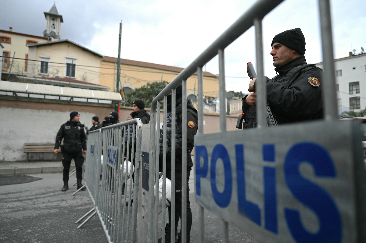 L'État islamique revendique une attaque contre une église catholique à Istanbul qui a tué un musulman handicapé