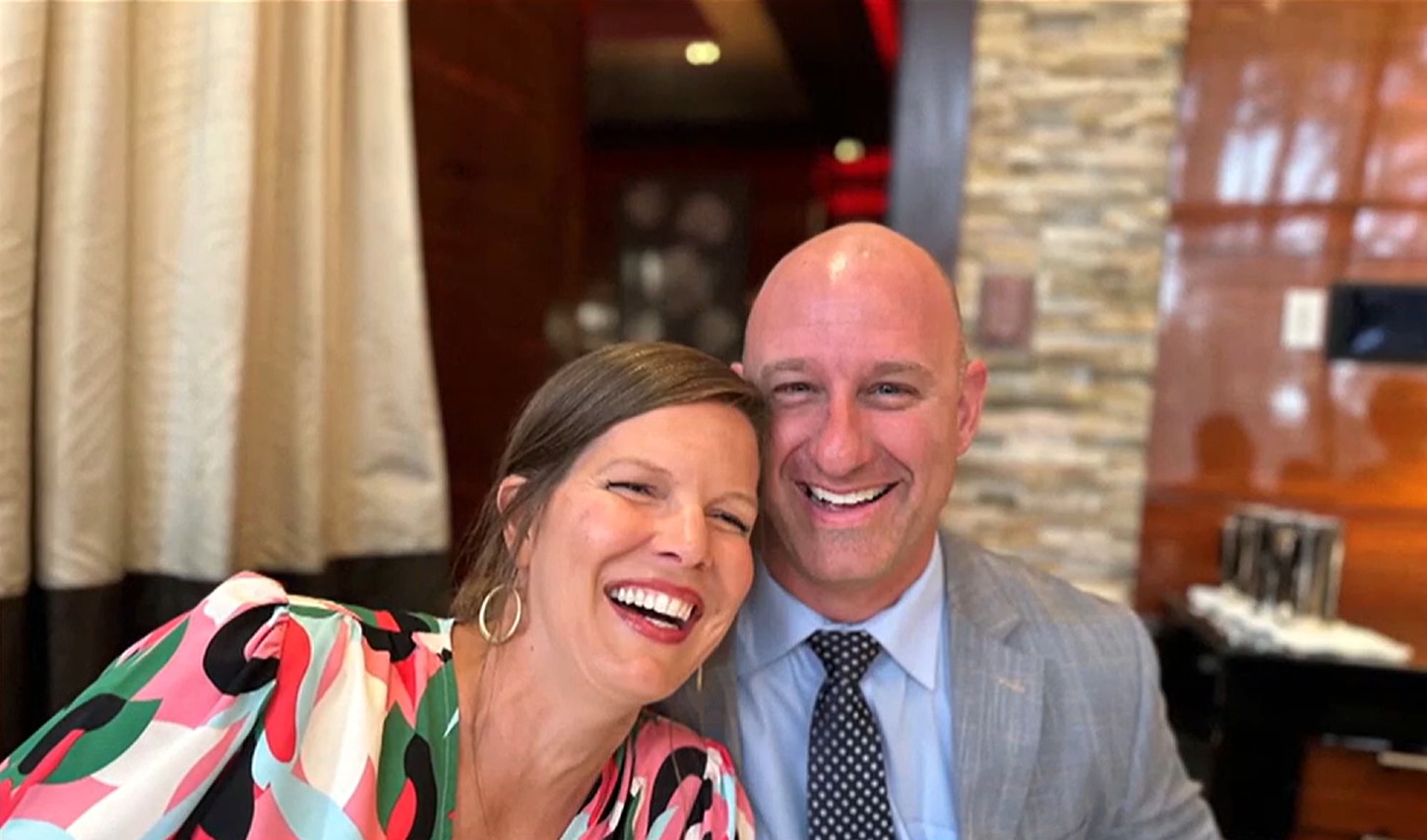 L'épouse d'un pasteur mortellement abattu par un voisin lors d'un conflit avec HOA intente une action en justice pour mort injustifiée