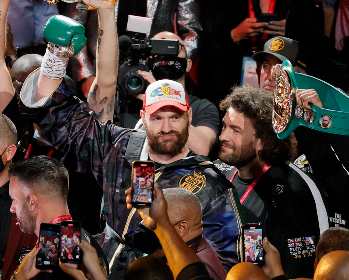 Tyson Fury dit que lui et Oleksandr Usyk sont « les deux plus grands chrétiens de la boxe »