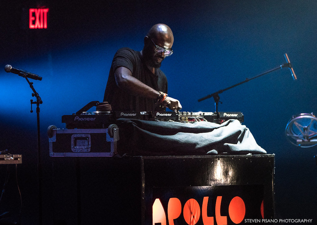 Les fans célèbrent l'acceptation de l'appel à l'autel de DJ Black Coffee après que la vidéo soit devenue virale