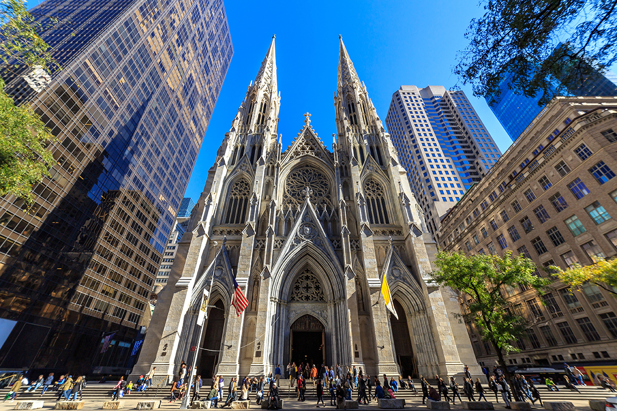 Les catholiques exhortent le cardinal Dolan à procéder à un exorcisme après des funérailles « sacrilèges » à la cathédrale Saint-Patrick