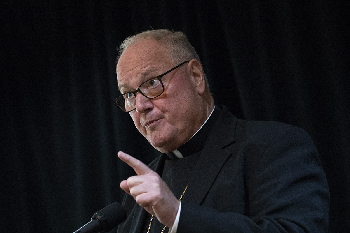 Le cardinal Timothy Dolan défend la gestion par l'archidiocèse des funérailles de Cecilia Gentili malgré les retombées