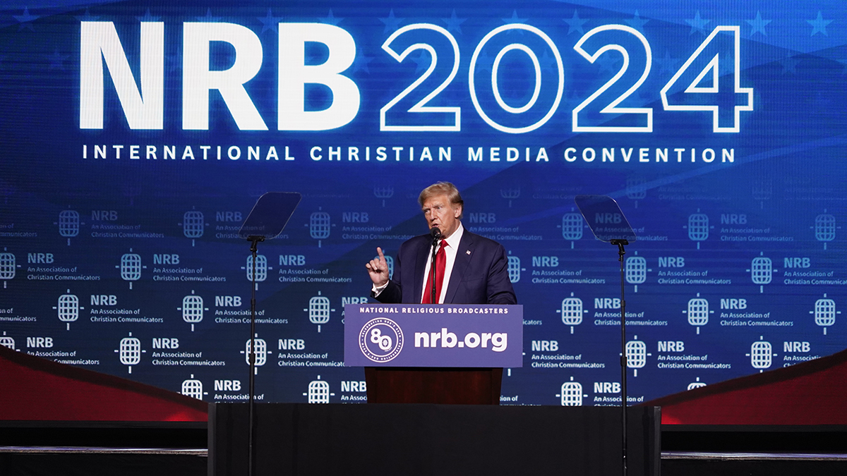 Trump met en garde contre la montée du sentiment antichrétien sous Biden et promet à un groupe de travail de riposter