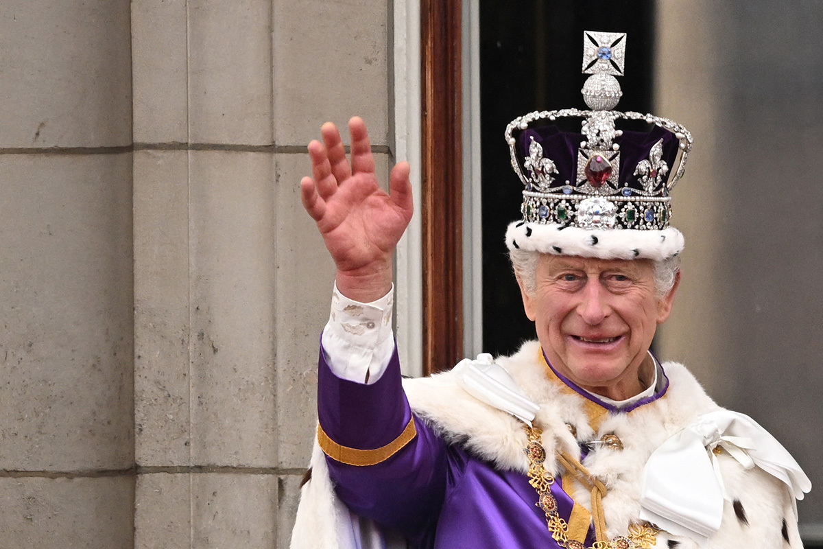 Le roi Charles III a reçu un diagnostic de cancer ; les dirigeants de l'église offrent des prières
