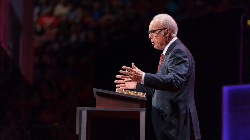 John MacArthur dénonce le nationalisme chrétien comme un « point de vue erroné » lié au postmillénarisme
