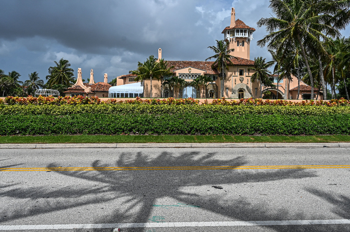 Mar-a-Lago de Trump accueille le mariage gay d'un responsable républicain de Log Cabin