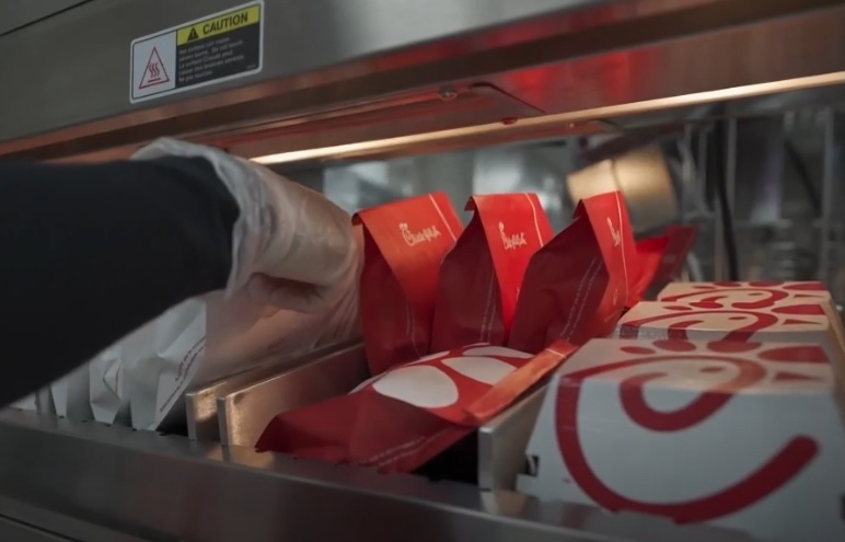 Chick-fil-A ouvre le premier restaurant du genre à New York alors que l'entreprise teste de nouveaux concepts