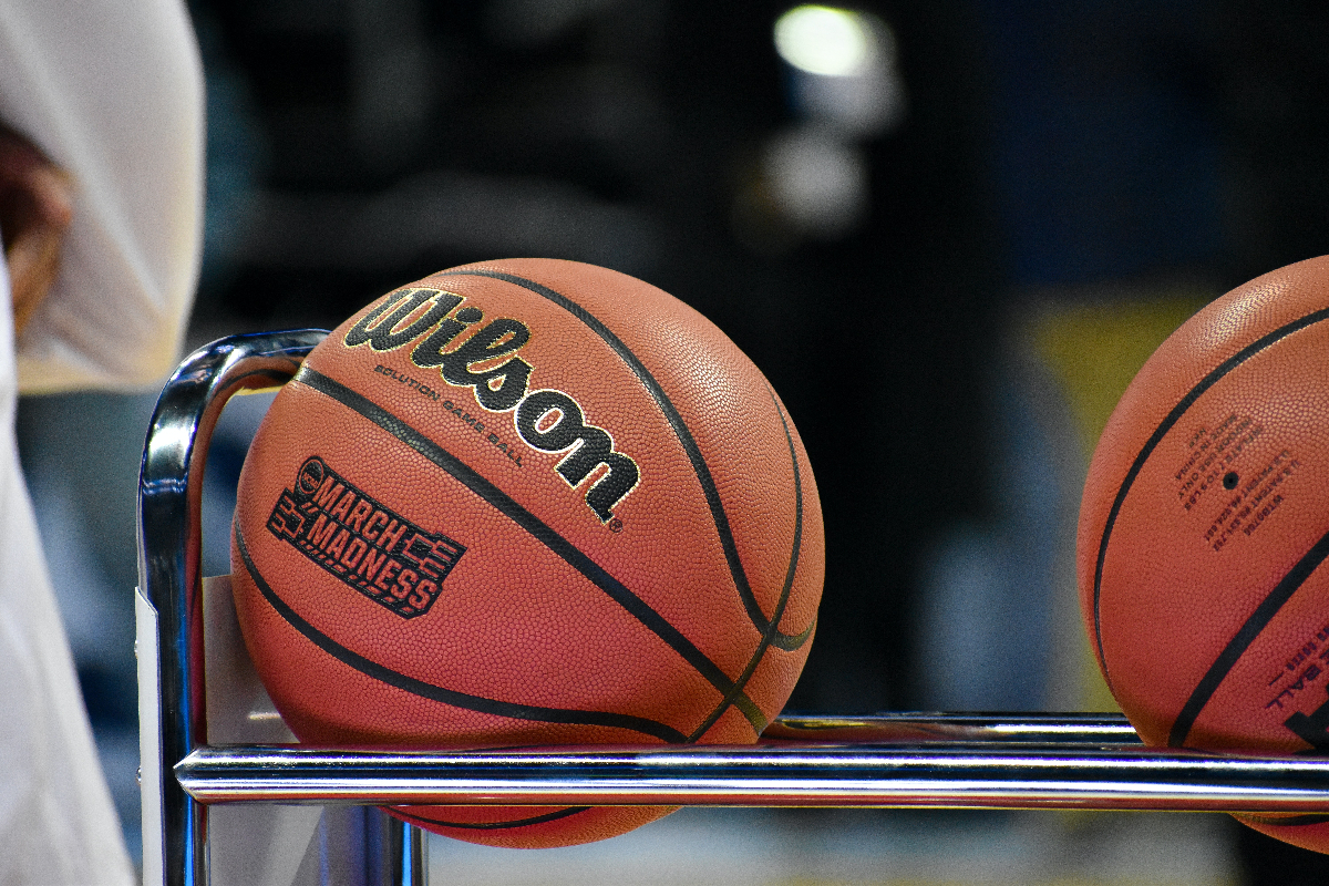10 entraîneurs du tournoi NCAA choisissent des chanteurs et des groupes chrétiens comme artistes préférés