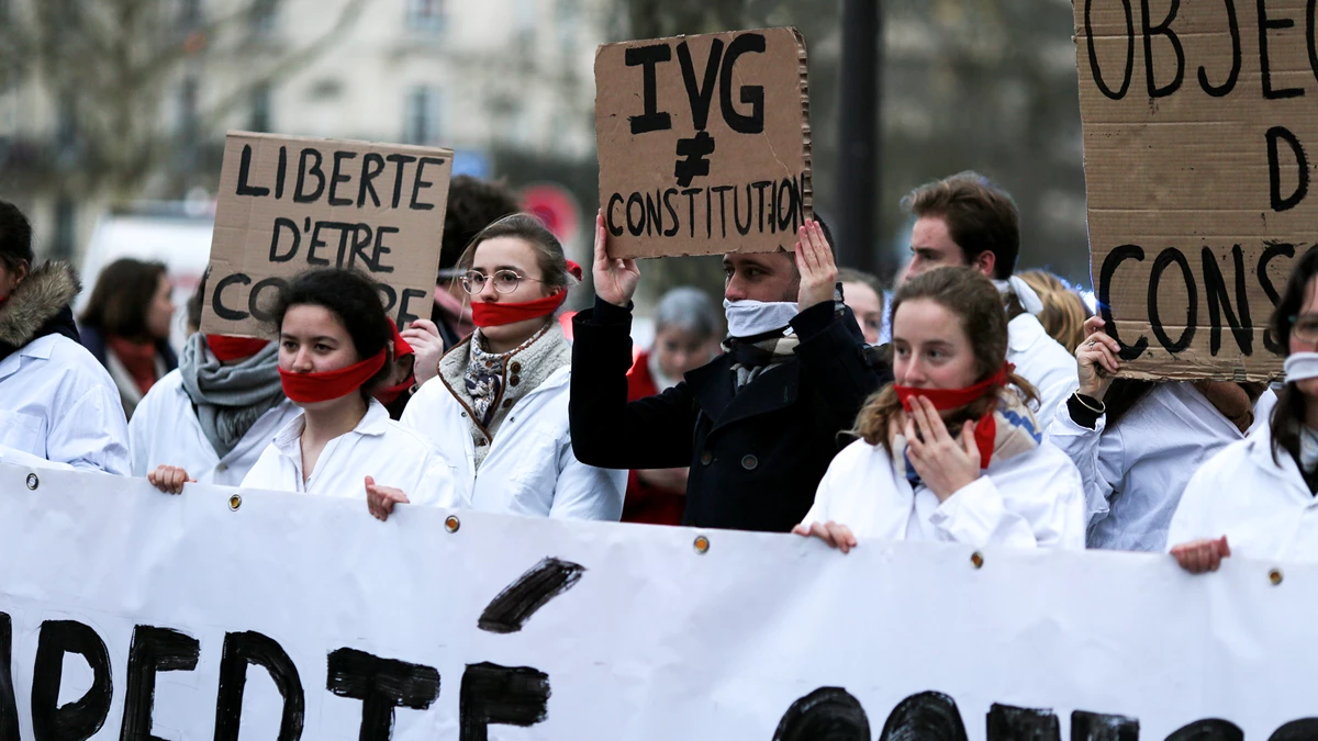 Alors que la France fait de l’avortement un droit constitutionnel, les évangéliques cherchent à promouvoir une culture de la vie