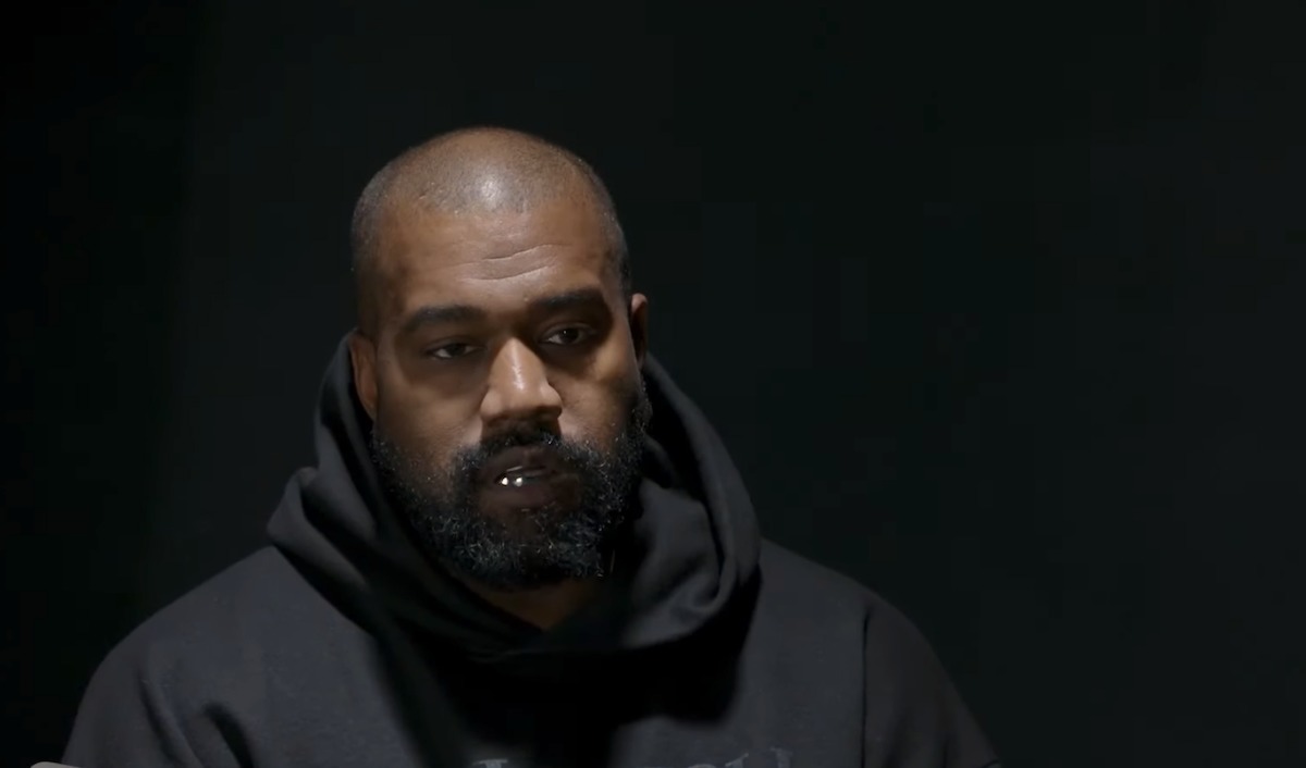 Kanye West dit qu'il a des « problèmes avec Jésus » et qu'il les met « entre ses mains »