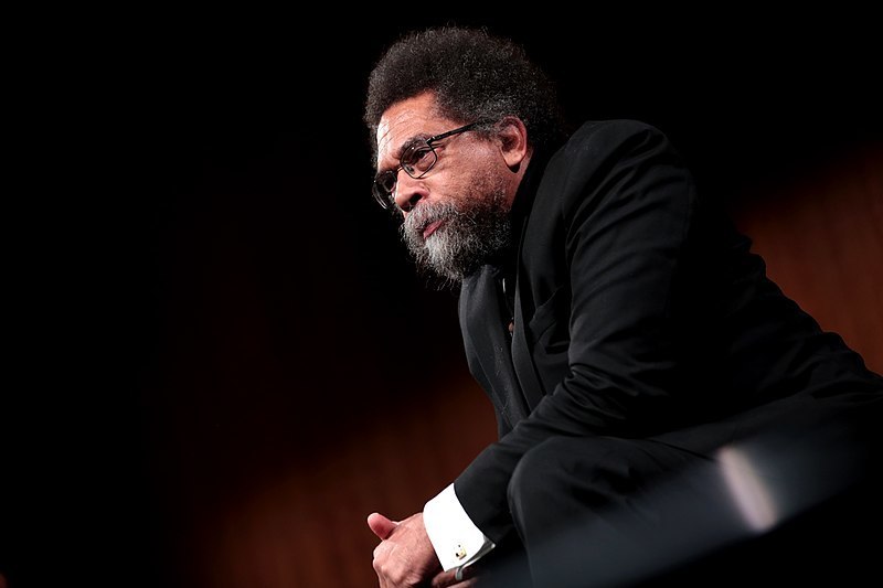 Cornel West choisit Melina Abdullah, militante de Black Lives Matter, comme colistière pour 2024