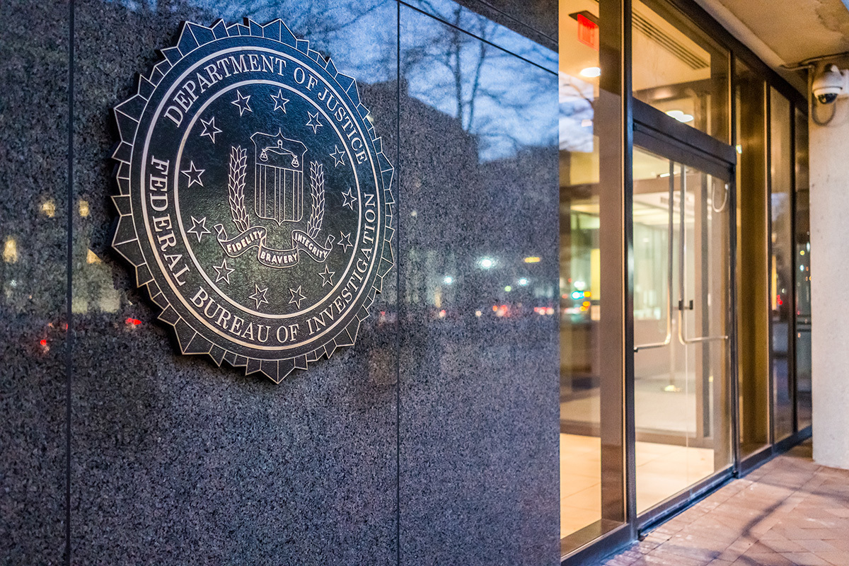 Le DOJ autorise le FBI à cibler les « catholiques radicaux-traditionalistes » dans une note controversée