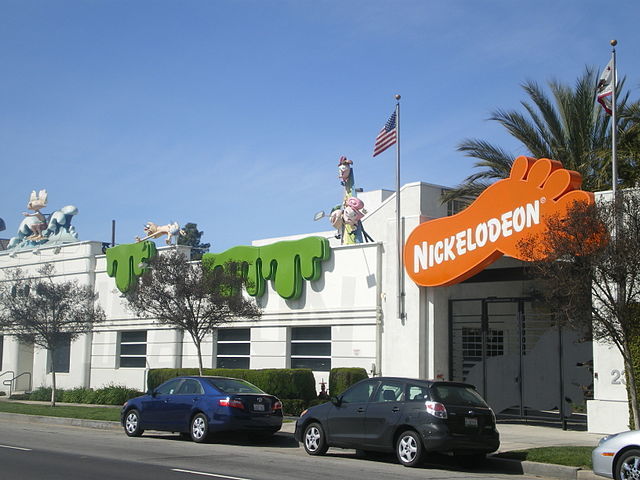 "Quiet On Set" allègue qu'un délinquant sexuel a rejoint l'étude biblique des acteurs de Nickelodeon, a envoyé un courrier électronique aux membres de la distribution