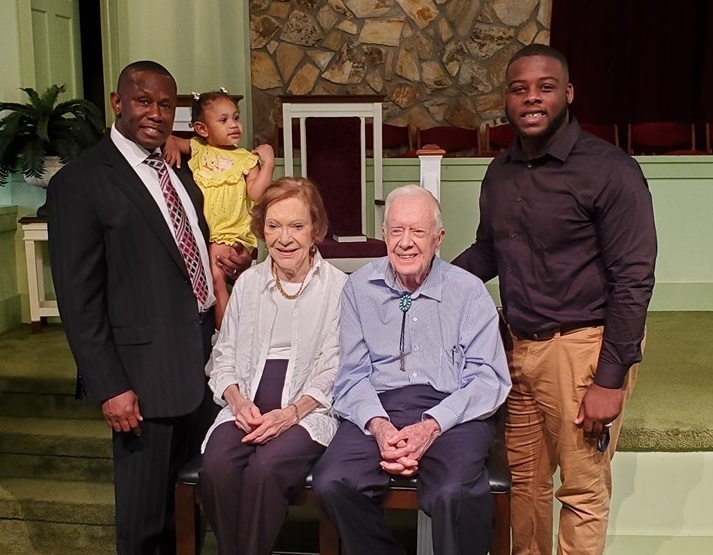 La fréquentation de l'église de Jimmy Carter a considérablement diminué après qu'il ait arrêté d'enseigner l'école du dimanche, selon un diacre