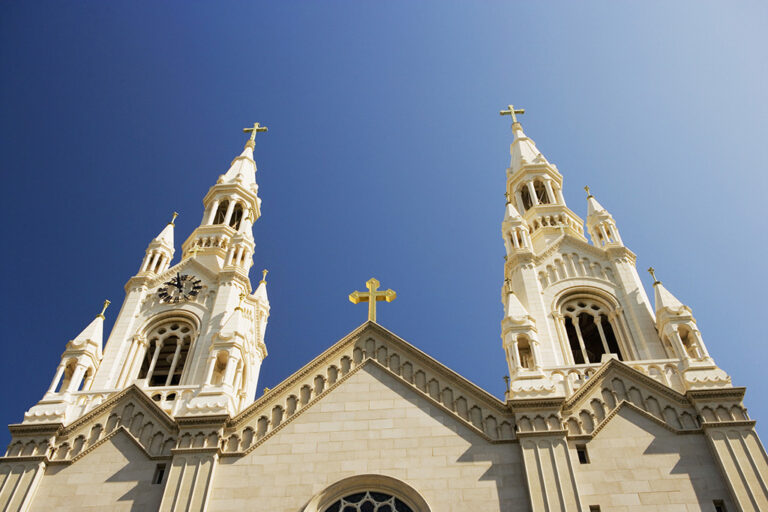 L'ermite catholique se révèle trans le dimanche de Pentecôte et déclare que l'Église « doit s'occuper de nous »