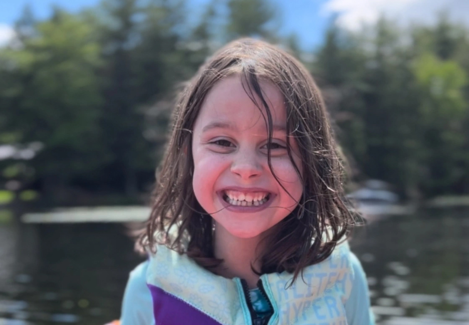 La fille de 6 ans d'un pasteur tuée dans un accident de badminton pendant des vacances en famille