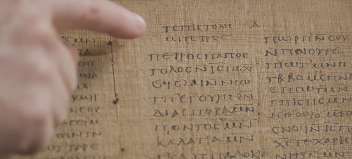 Livre ancien contenant les premières versions de deux livres de la Bible mis aux enchères