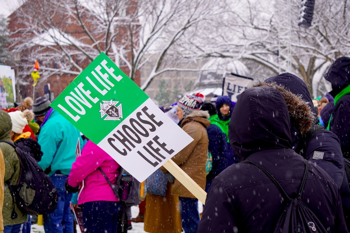 Le juge confirme l'interdiction de l'avortement dans le Missouri alors que les chefs religieux contestent la « liberté religieuse »
