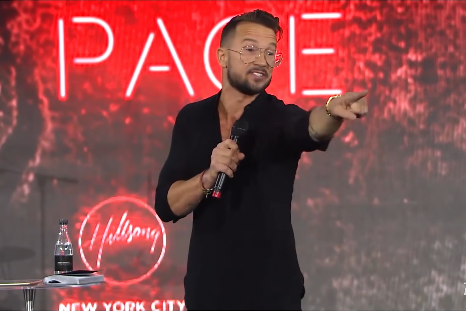 Carl Lentz dit qu'il n'est pas "un pasteur en disgrâce"