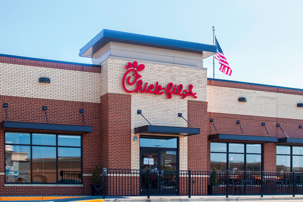 Deux employés de Chick-fil-A tués par un immigré clandestin dans un restaurant du Texas : « Nos cœurs sont brisés »