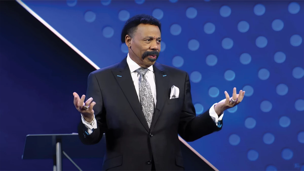 Tony Evans s'éloigne du ministère, invoquant un vieux péché